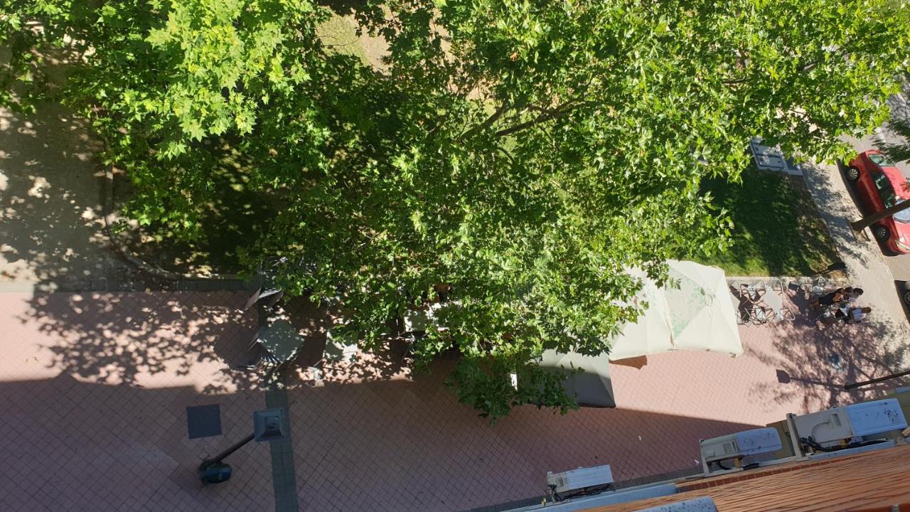 Habitacion Caja Magica มาดริด ภายนอก รูปภาพ
